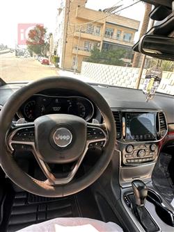 جیپ گراند شیرۆکی